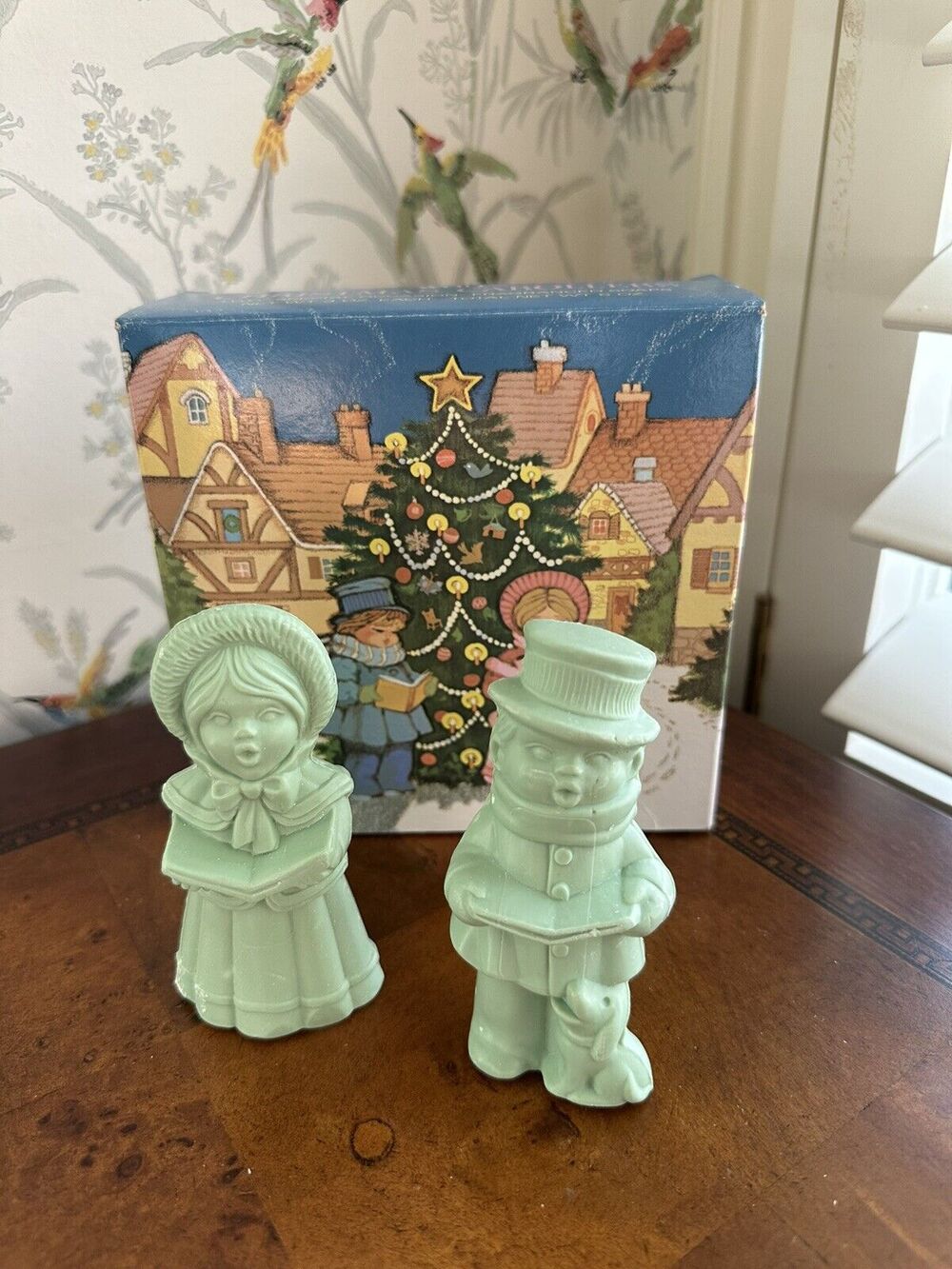 Vintage Avon Christmas Carolers Two Special Occasion Fragranced Soaps In Box